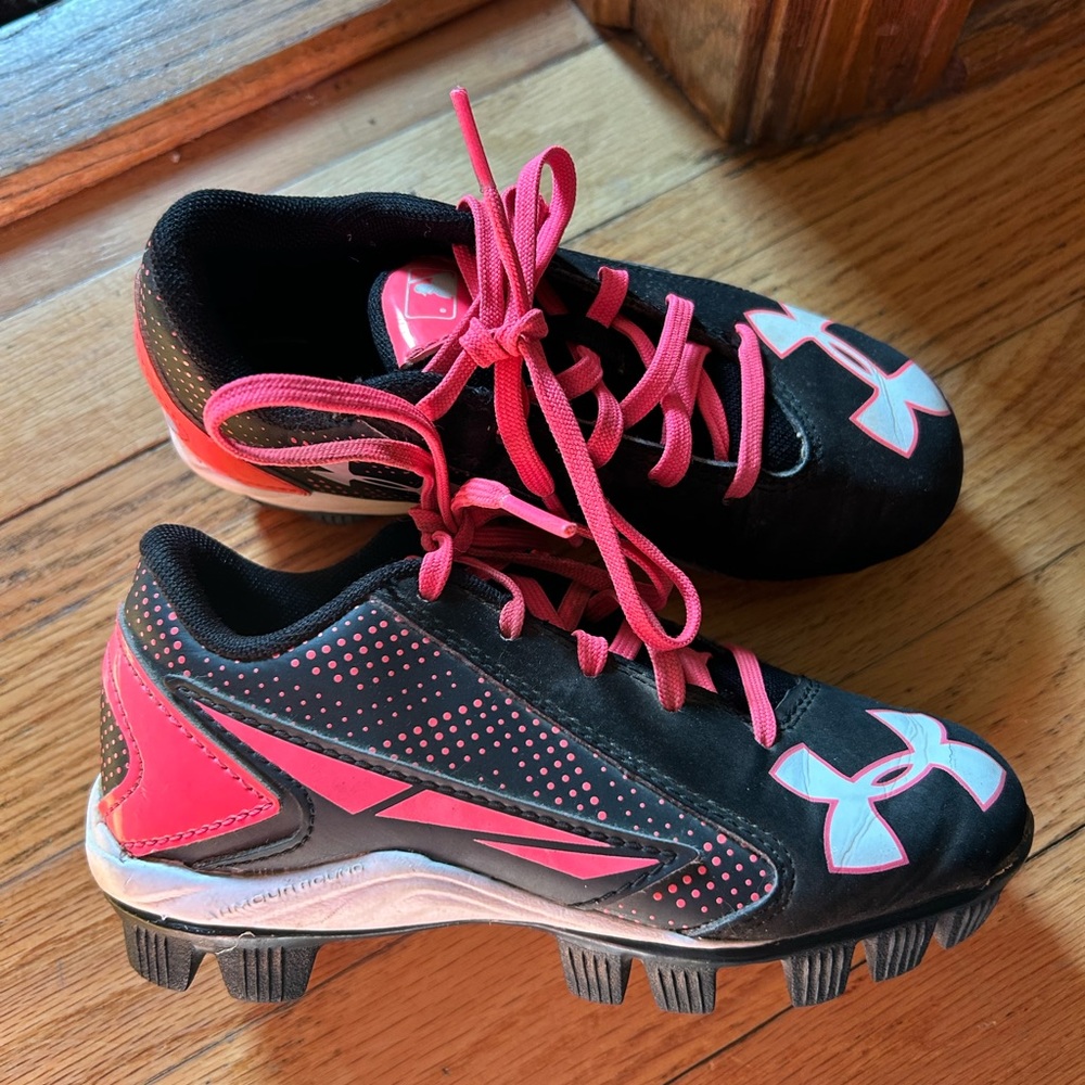 UA girls 11 cleats